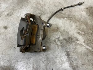 ZACISK HAMULCOWY PRZÓD PRAWY RANGE ROVER VELAR L560 JAGUAR F-PACE X761 2.0D