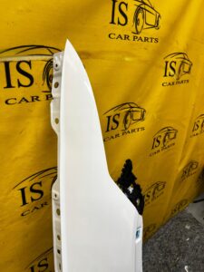 BŁOTNIK PRAWY PRZÓD GENESIS GV70 BIAŁY AKRYL