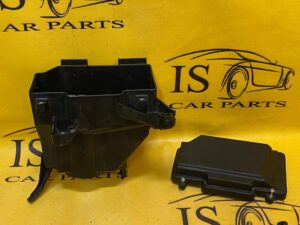 OBUDOWA SKRZYNKA BEZPIECZNIKÓW MERCEDES W257