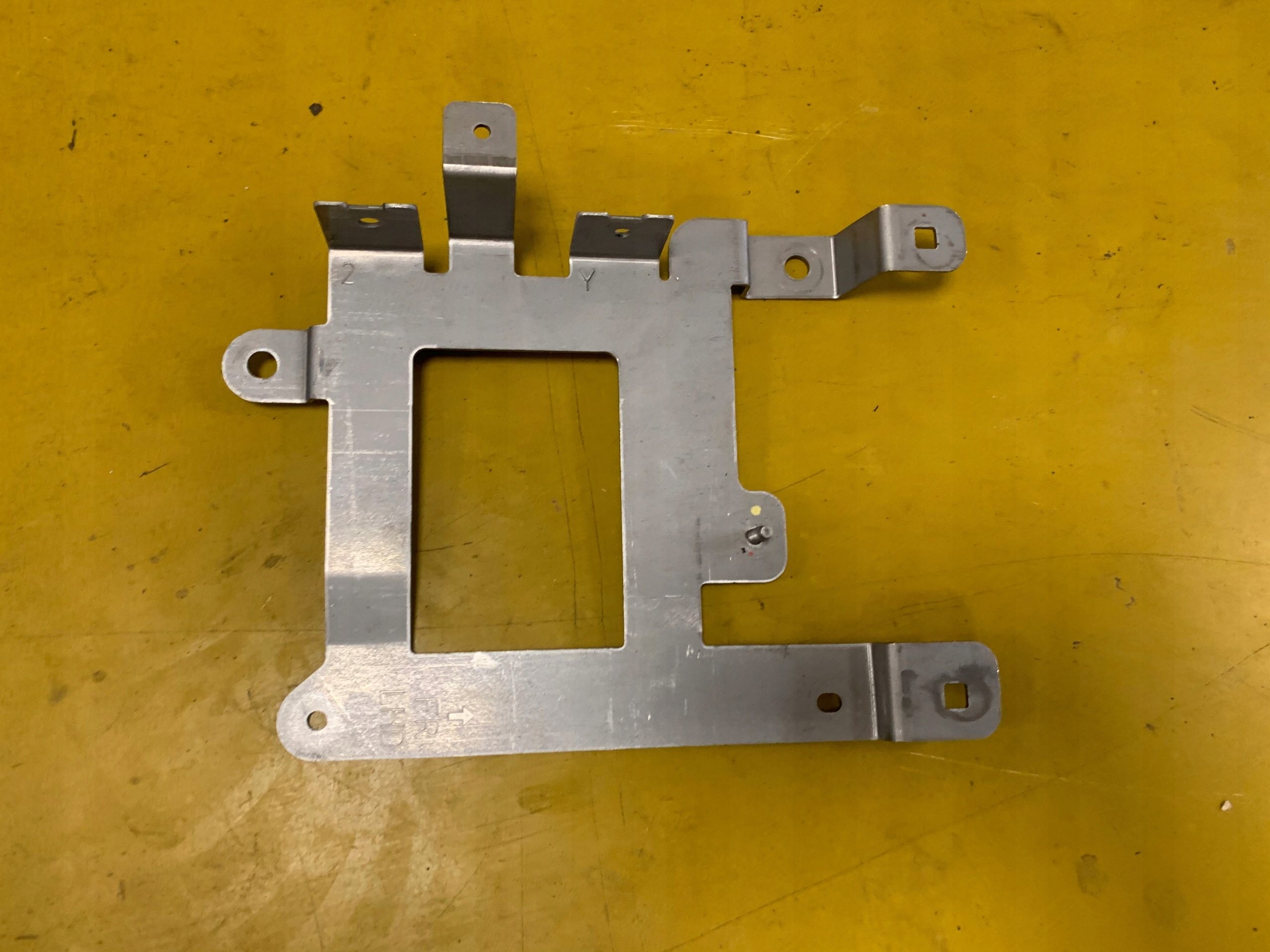 BLACHA MOCOWANIE OSŁONA WSPORNIK NISSAN E-NV200