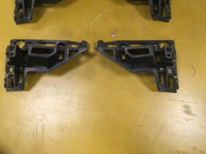 ŚLIZG TYLNY LEWY TYŁ PEUGEOT 3008 II P84 17R->