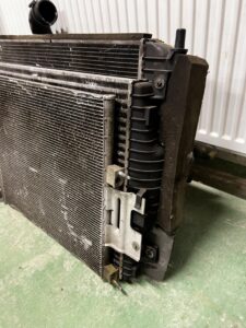 KOMPLET CHŁODNIC WENTYLATOR CHŁODNICA JAGUAR XJ X351 3.0D