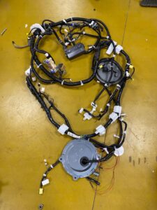 WIĄZKA INSTALACJA ŚCIANY GRODZIOWEJ INFINITI Q50