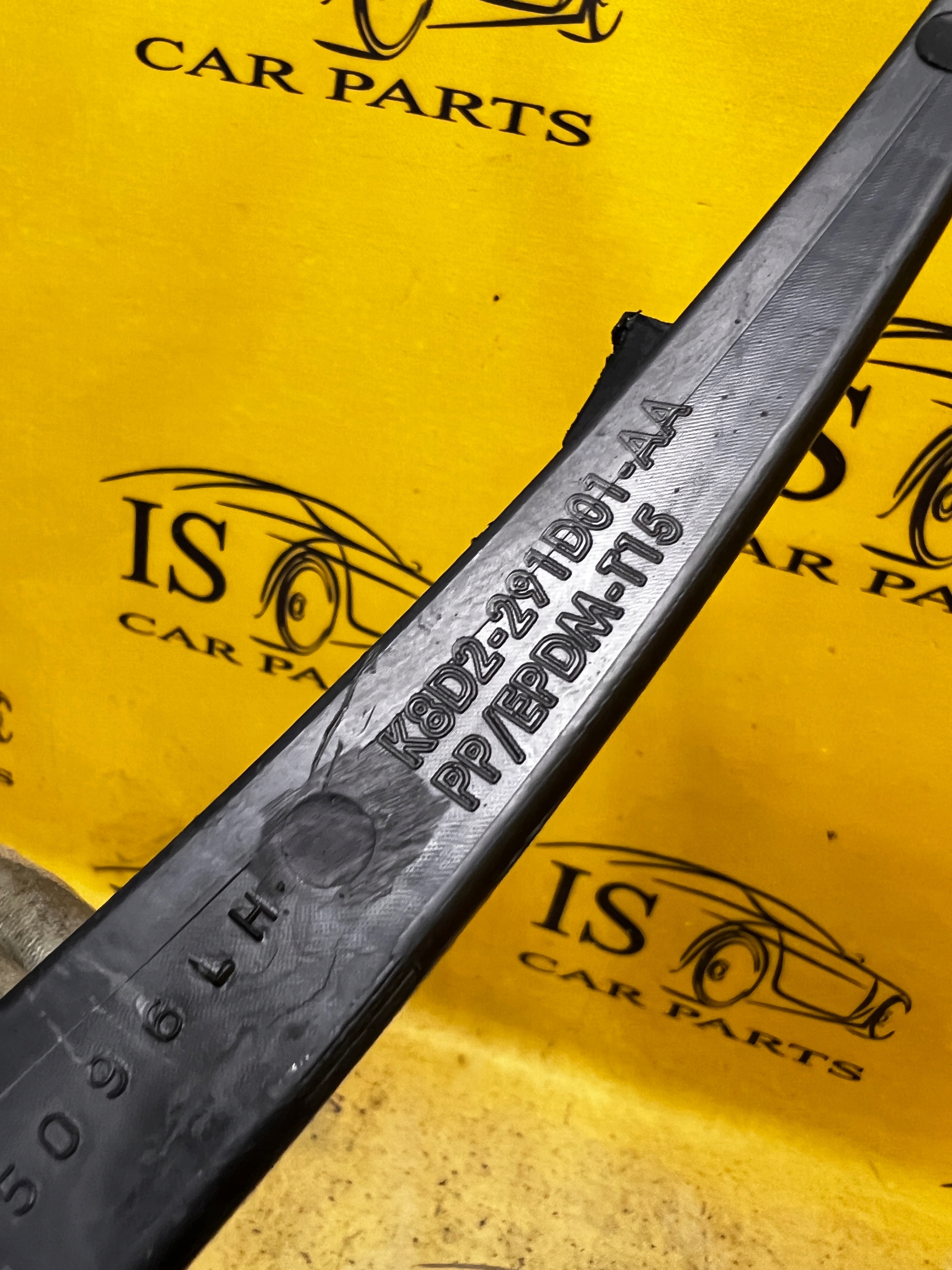 LISTWA ZDERZAKA TYŁ LEWA RANGE ROVER EVOQUE II L551