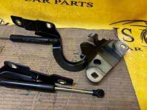 KOMPLET ZAWIASY MASKI POKRYWY SILNIKA LEWY PRAWY RENAULT ZOE I Z.E.