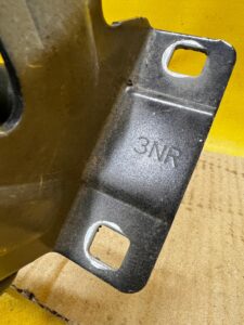 ZAWIAS MASKI KOMPLET LEWY PRAWY NISSAN LEAF ZE0 I