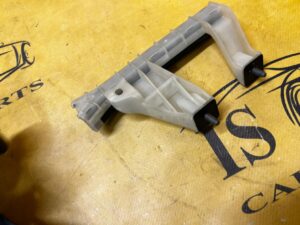 PROWADNICA SZYBY DRZWI PRZÓD PRAWY DACIA SANDERO III