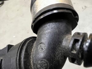 RURKA PRZEWÓD WĄŻ WODY UKŁADU CHŁODZENIA BMW M5 F90