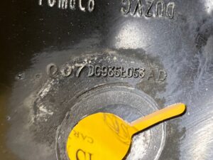 KOMPLET WSPORNIK BELKA WSPORNIK PASA PRZÓD FORD FUSION LIFT USA MONDEO MK5