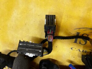 SKRZYNKA BEZPIECZNIKÓW PORSCHE CAYENNE 9Y3 9Y0 COUPE 3.0 HYBRID