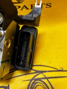 STEROWNIK POMPA ABS INFINITI Q30 QX30