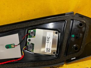 SZKLANY SŁUPEK OSŁONA SŁUPKA B KAMERA BOCZNA LEWY TESLA MODEL 3 PRZEDLIFT