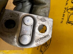 RYGIEL ZAMKA DRZWI DACIA DUSTER II SANDERO III