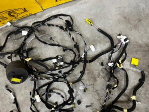 WIĄZKA DESKI PASA PRZEDNIEGO WNĘTRZA KOMORY DACIA SANDERO III 2023R