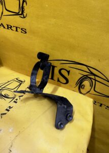 WSPORNIK UCHWYT POMPY WODY MOCOWANIE MERCEDES C-KLASA W206