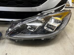 FORD KUGA MK3 MASKA LAMPY PRZÓD CHŁODNICE ST LINE FROZEN WHITE