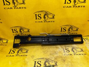 UCHWYT LISTWA BAGAŻNIKA LEWA PORSCHE CAYENNE II 7P5 LIFT 92A