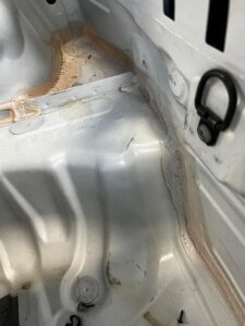 ĆWIARTKA KASTA BŁOTNIK PODŁUŻNICA PRÓG DACH TYŁ DACIA SANDERO III 3