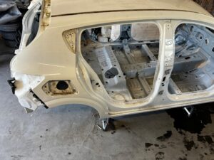 ĆWIARTKA KASTA BŁOTNIK PODŁUŻNICA PRÓG DACH TYŁ DACIA SANDERO III 3