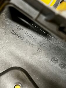 OBUDOWA SKRZYNKA BEZPIECZNIKÓW DACIA SANDERO STEPWAY III 2023R