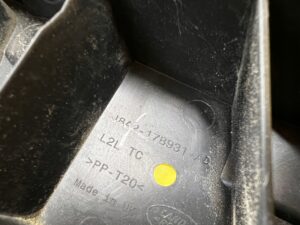 ŚLIZG MOCOWANIE ZDERZAKA TYŁ LEWY RANGE ROVER VELAR L560