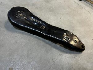 UCHWYT WSPORNIK ZAWIESZENIA RANGE ROVER VELAR L560