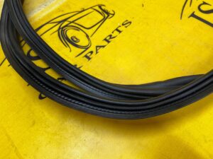 USZCZELKA KLAPY BAGAŻNIKA TYŁ VW T-ROC