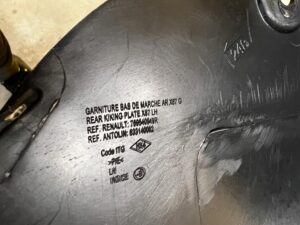 LISTWA OSŁONA POSZYCIE PROGU TYŁ LEWA LEWE RENAULT CAPTUR I PRZEDLIFT