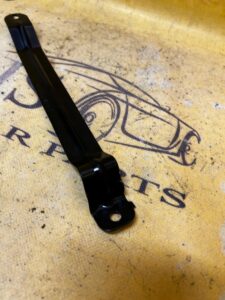 WSPORNIK MOCOWANIE BLASZKA AKUMULATORA BMW 5 G30