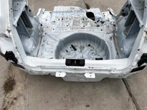 ĆWIARTKA BŁOTNIK WANNA PAS TYLNY TYŁ LEWY DACIA SANDERO STEPWAY III 369