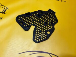 ZAŚLEPKA MASKOWNICA OSŁONA KRATKA PODSZYBIA DACIA DUSTER II 2