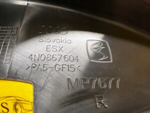 RAMKA OSŁONA SZYBY DRZWI PRAWY TYŁ AUDI A8 D5 NWB