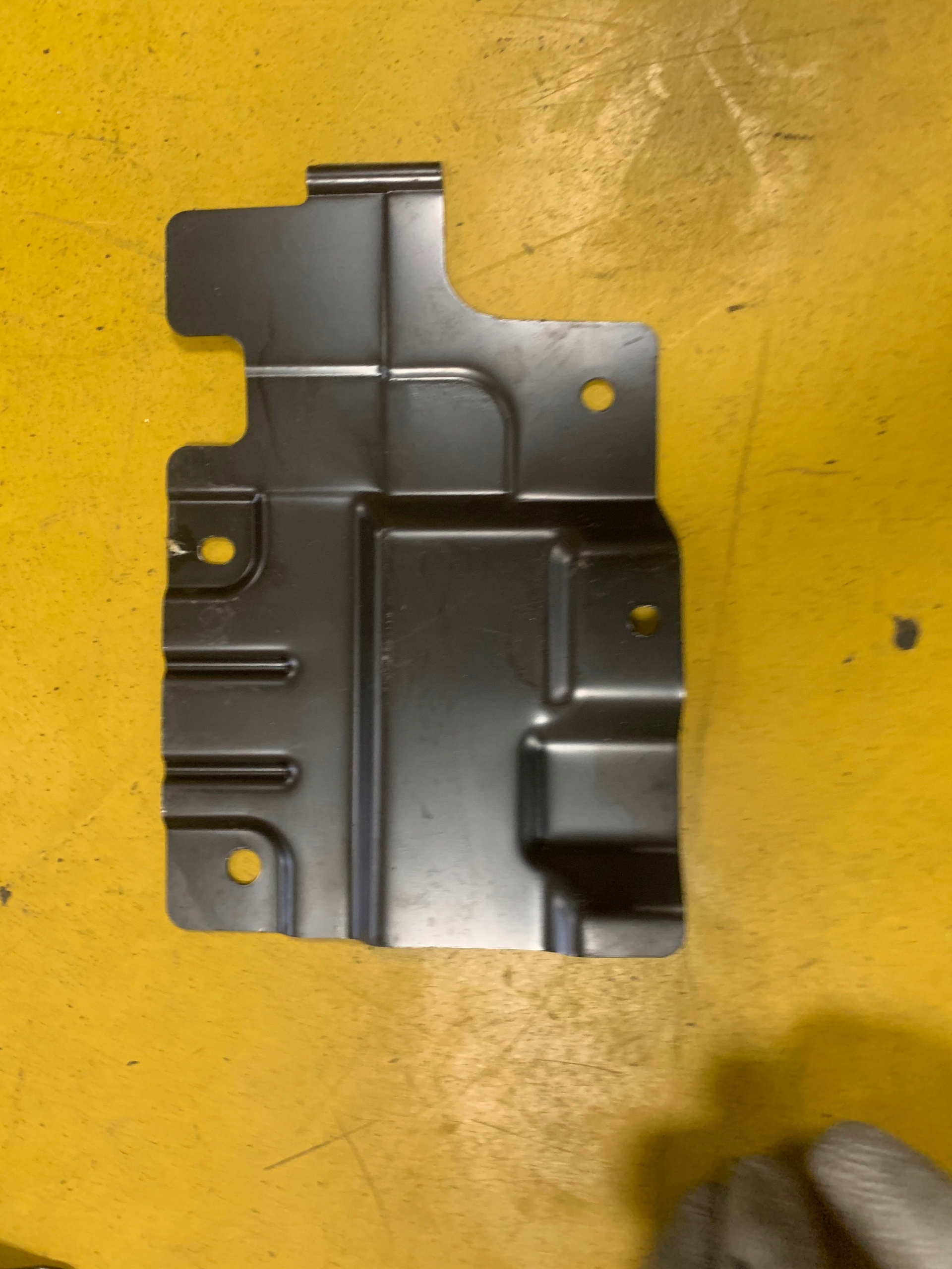 BLACHA MOCOWANIE OSŁONA WSPORNIK NISSAN E-NV200