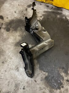 ĆWIARTKA PODŁUŻNICA PRZÓD PRAWY PRAWA CITROEN C4 GRAND PICASSO II 2016R