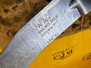 WSPORNIK MOCOWANIE AKUMULATORA VOLKSWAGEN GOLF VIII