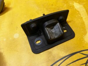 PRAWY OGRANICZNIK KLAPY TYŁ BAGAŻNIKA BMW X6 E71