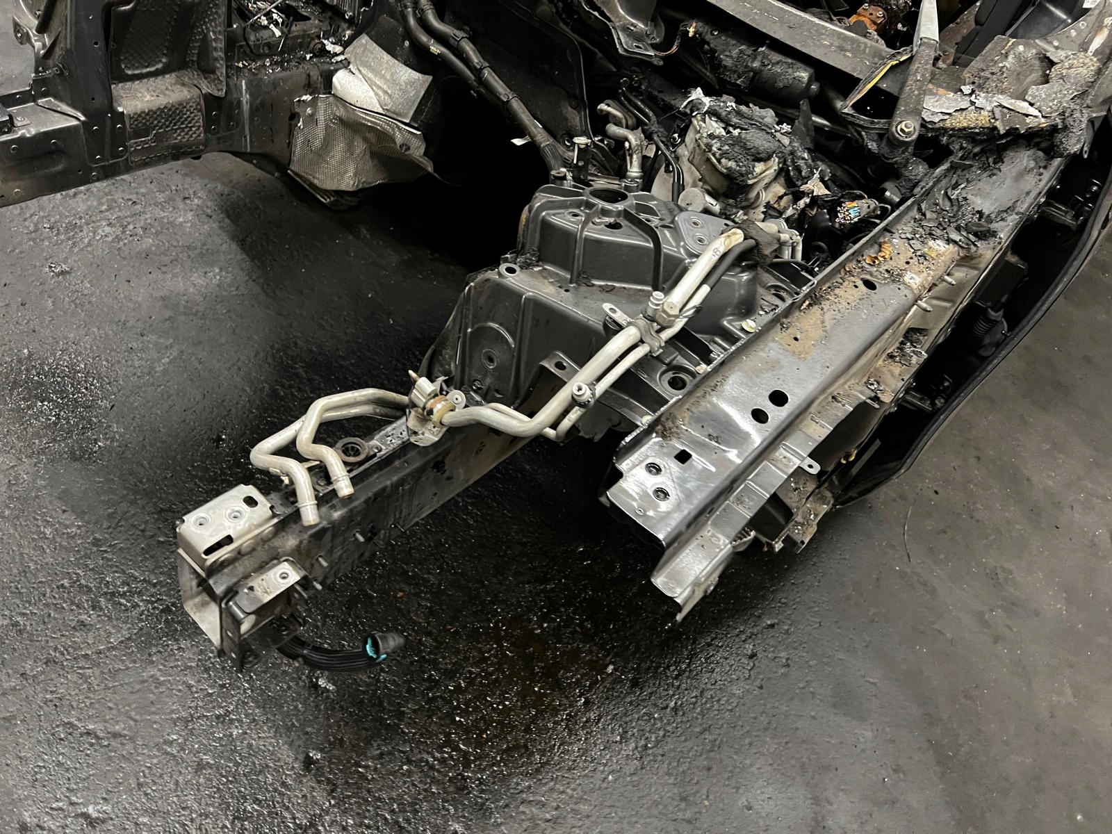 LEWY PRZÓD ĆWIARTKA PODŁUŻNICA FARTUCH PRÓG RANGE ROVER VELAR L560