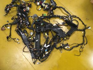 WIĄZKA INSTALACJA BEZPIECZNIKI KABINY INFINITI Q30