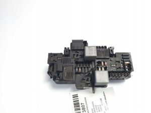 SKRZYNKA BEZPIECZNIKÓW BEZPIECZNIKI MERCEDES W257