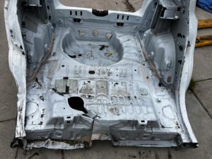 ĆWIARTKA BŁOTNIK WANNA PAS TYLNY TYŁ LEWY DACIA SANDERO STEPWAY III 369