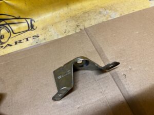 ŚLIZG UCHWYT MOCOWANIE ZDERZAKA PRAWY LR RANGE ROVER EVOQUE II L551