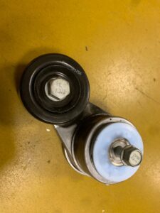 ROLKA NAPINACZ PASKA KIA SORENTO III CRDI