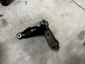 ŁAPA MOCOWANIE SILNIKA RENAULT MEGANE IV ESPACE V 1.8 TCE