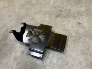 UCHWYT WSPORNIK MOCOWANIE STEROWNIKA SILNIKA LAND ROVER DISCOVERY 5 V L462