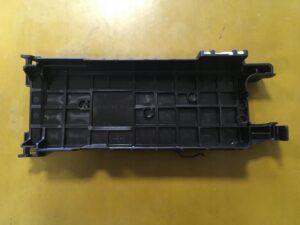 POKRYWA OSŁONA BEZPIECZNIKÓW MERCEDES INFINITI Q30