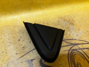OSŁONA TRÓJKĄT BŁOTNIKA LEWA DACIA SANDERO III 2023R