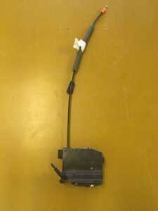 ZAMEK DRZWI LEWY TYŁ C4 PICASSO II 13R- 9810310880