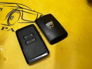 KLUCZYK PILOT KARTA DACIA JOGGER