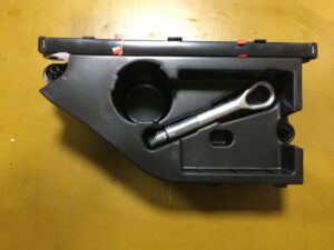 ZESTAW NAPRAWCZY BAGAŻNIKA MERCEDES INFINITI Q30