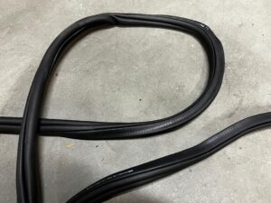 USZCZELKA DRZWI PRZÓD PRZEDNICH LEWY LEWA VOLKSWAGEN GOLF VIII HB EU